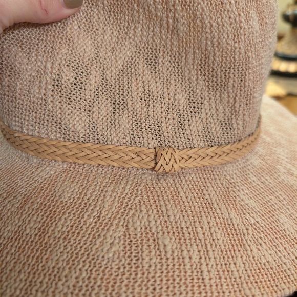 Macchia di Ruggine Blush Pink Fedora hat - Picture 5 of 6